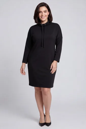 Rochie neagră și manșete